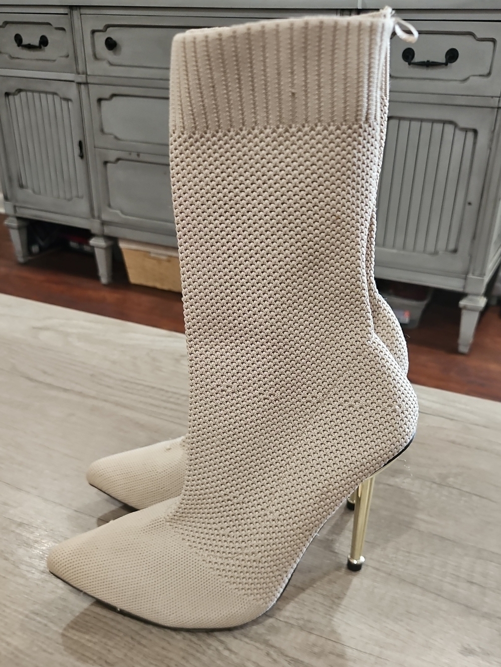 Knee-High Knit Pointed Toe Stiletto Boots in Cream size 7